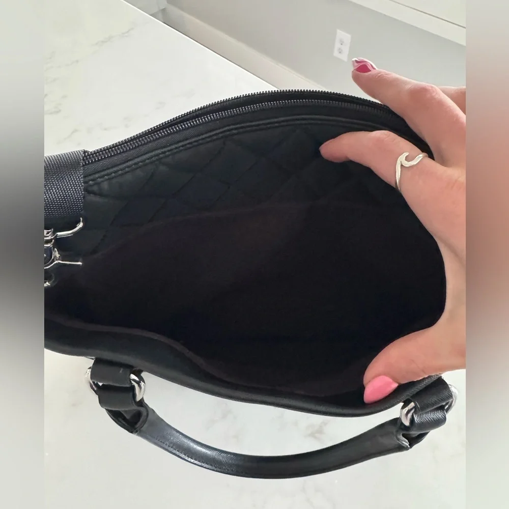 Knomo protective plastic